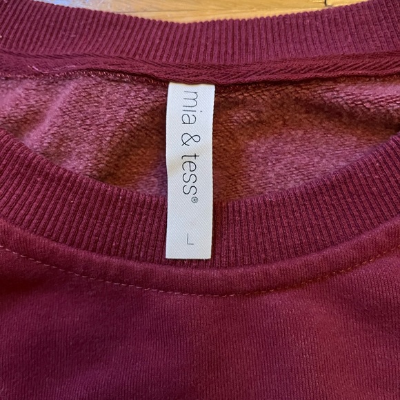 “Merry” Christmas Holiday Sweatshirt - Size Large - Picture 3 of 3